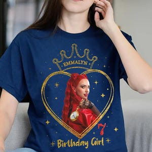 Individuell Name & Alter Geburtstagskind Disney Nachkommen 4 Der Aufstieg der Roten Komfort Farben T-Shirt, Magic Kingdom Disneyland Familie Passendes T-Shirt
