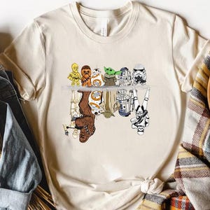 Camiseta con reflejos de agua de personajes de Star Wars, camiseta con personajes chibi de Star Wars, camiseta de vacaciones en Disneyland de Galaxy&#39;s Edge