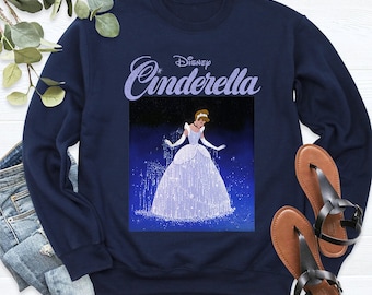Cinderella 70-jähriges Jubiläum Cinderella Kleid Poster Komfort Farben T-Shirt, Cinderella Ballkleid Shirt, Magic Kingdom Disneyland Trip Shirt