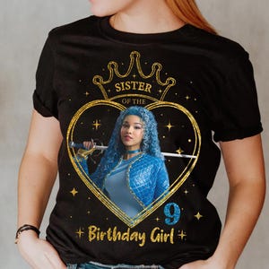 Personalisierte Disney Nachkommen 4 Aufstieg von Red Chloe Charmante Schwester des Geburtstagskind Komfort Farben Shirt, BTW Disneyland Passendes T-Shirt
