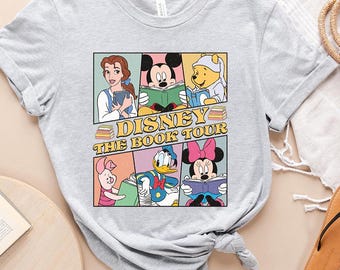 Camiseta retro Disney The Book Tour Comfort Colors, camiseta Mickey y sus amigos, camiseta Belle's Book Shop, camiseta a juego WDW Magic Kingdom Disneyland