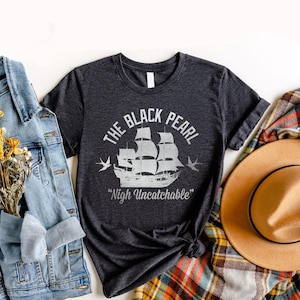Camiseta de Piratas del Caribe: La Perla Negra, Casi Inalcanzable, Colores Confortables, Camiseta con el Barco del Capitán Jack, Camiseta con Viaje a Magic Kingdom y Disneyland