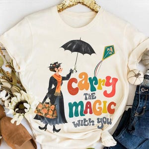 レトロディズニー メリーポピンズ コンフォートカラーシャツ、魔法を携えてTシャツ、凧揚げに行こう、マジックキングダムディズニーランド旅行Tシャツ