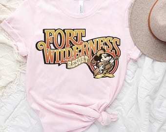 Maglietta Comfort Colors del campeggio Disney Mickey Mouse Fort Wilderness Resort, maglietta coordinata per il campeggio in famiglia Disneyland, maglietta Disney Mickey Camp