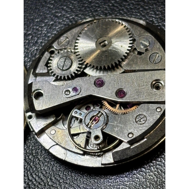 UTC-Unitime cal. 27 watch movements for parts/repair, new balance wheel Bild 3