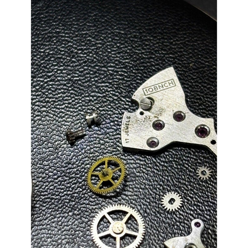 Bulova cal. 10BNCH movement with military dial image 8