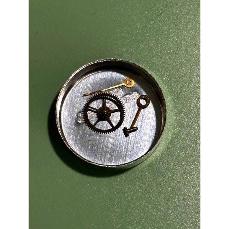 NOS Wittnauer cal. 99WN watch movement Part #2 center wheel complete image 3