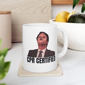 Mug Dwight Schrute « CPR CERTIFIED » - Tasse à café amusante inspirée du bureau
