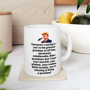 Taza de la abuela Trump, regalo político divertido