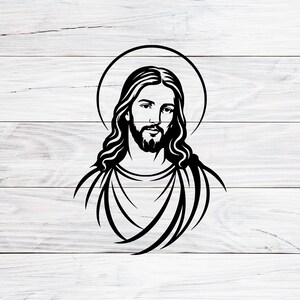 Op de afbeelding: Zwart-wit illustratie van een religieuze figuur met een aureool. De afbeelding toont lang haar en een baard. Het grafische ontwerp staat op een witte achtergrond van houten planken, ideaal voor een print.