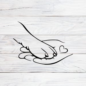 Könnte beinhalten: Schwarz-Weiß-Illustration von zwei Händen, die sich halten, mit einem kleinen Herzsymbol. Das Bild ist vor einem weißen Holzhintergrund platziert.