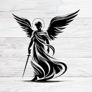 Peut inclure: Silhouette noire et blanche d'un ange avec des ailes déployées, tenant une épée dans une main. L'ange porte une robe flottante et a une auréole au-dessus de sa tête.