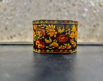 Vintage Daher 8-Sided Tin with Hinged Lid