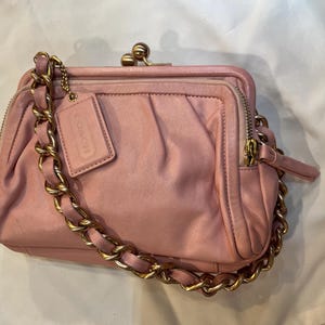 ◎美品◎ COACH スパンコール kisslock パーティバッグ シルバー COACH® | Large Kisslock Frame Bag In Crystal Signature Jacquard