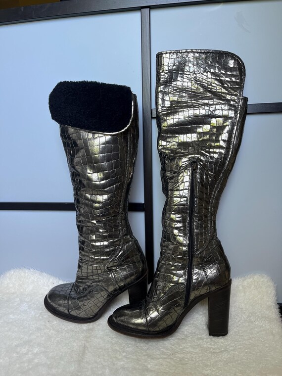 Ugg Collection Shearling Lined Silver Leather Boo… - image 3