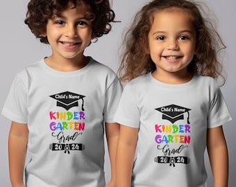 Nom personnalisé Graduation de la maternelle - Chemise 2024, T-shirt coloré pour enfants, Cadeau unique pour lui, Super cadeau pour elle