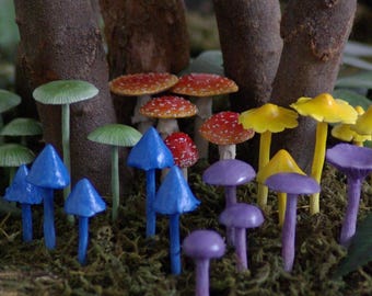 Mini supporti a forma di fungo - Decorazioni in argilla polimerica fatte a mano per giardini, terrari, diorami e piante in vaso