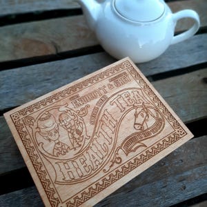 Caja de té de madera Over the Garden Wall - grabada - OTGW - Fred the Horse - Endicott & Grey - Wirt - Greg