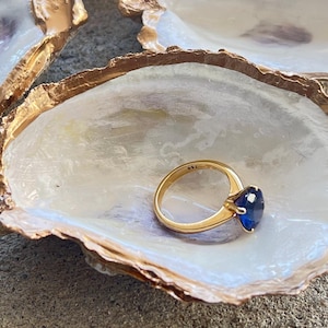 Pearl White Oyster Shell Ring Dish, Pearl Shell Holder , Oyster Shell keepsake , Ring Holder Oyster, Oyster Shell Engagement Gift