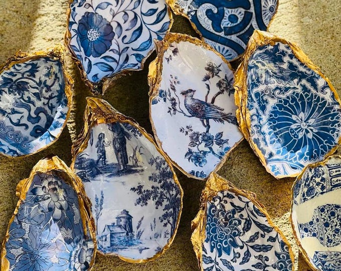 Chinoiserie, blue and white  Decoupage Oyster Shell edged with classic gold paint. Various French toile design . Ring holder, Christmas gift