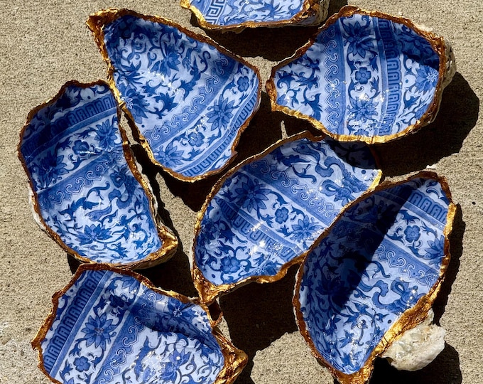 Handcrafted Oyster Trinket Dish Blue and white Antique porcelain print