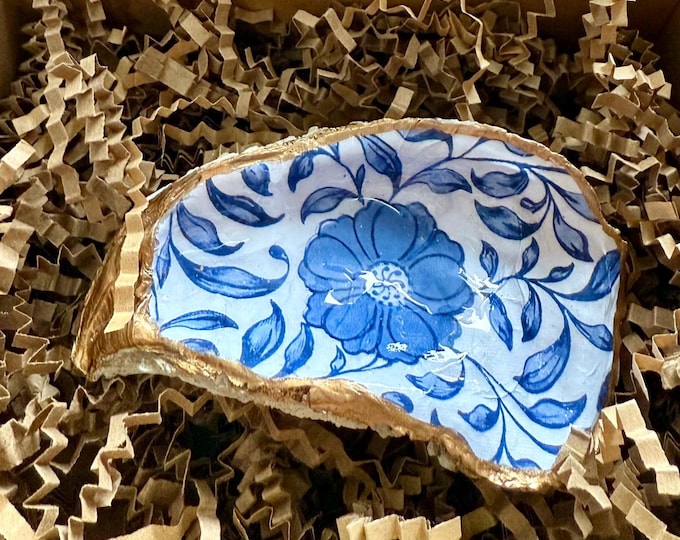 Oriental dreams trinket, Chinoiserie trinket, Oyster decoupage, Beachy wedding, Christmas oyster , Coastal jewelry tray, Handmade oyster art