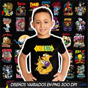 Puede incluir: Una camiseta negra con un gráfico de CatDog, un personaje de dibujos animados del programa de Nickelodeon del mismo nombre. La camiseta tiene el texto "CatDog" en letras amarillas sobre el gráfico. El fondo de la imagen es un collage de personajes de dibujos animados.