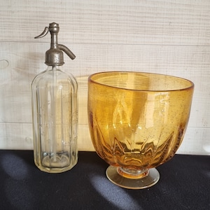 Preciosa taza de jarrón Biot en cristal burbuja color ámbar