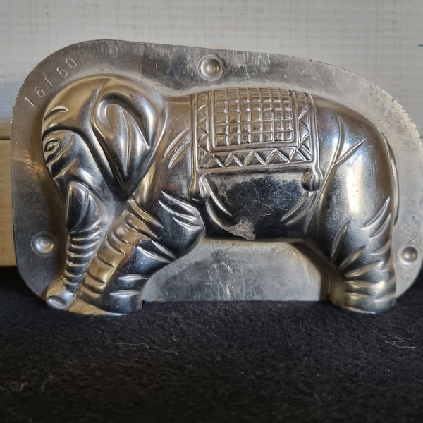 Ancien moule à chocolat éléphant, french brocante