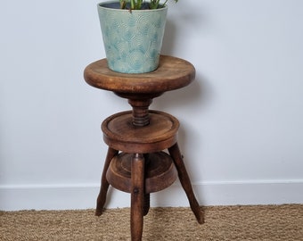 Rare tabouret tripode ancien à vis, meuble d'atelier, pieds travaillés, bois épais brocante française,