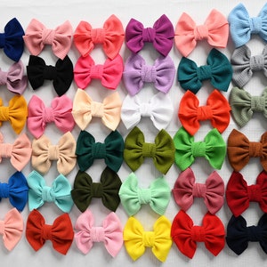 SOLID COLOR BÖGEN-4-Zoll-Baby Bögen, Baby Mädchen Bögen Stirnband Bogen Clip Bögen, Stand Up Bögen, Kleinkinder Bögen, Babys Weihnachtsgeschenke