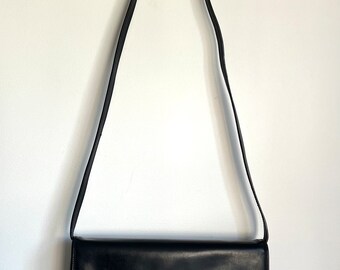 Bolso bandolera GUCCI vintage de piel negra con doble compartimento, bolsa guardapolvo y caja