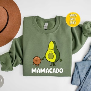 Mamacado Sweatshirt, Koszulka z informacją o narodzinach dziecka, Bluza z kapturem dla nowej mamy, Koszulka z informacją o ciąży, Koszulki ciążowe, Prezent na baby shower, Ciąża -MD02
