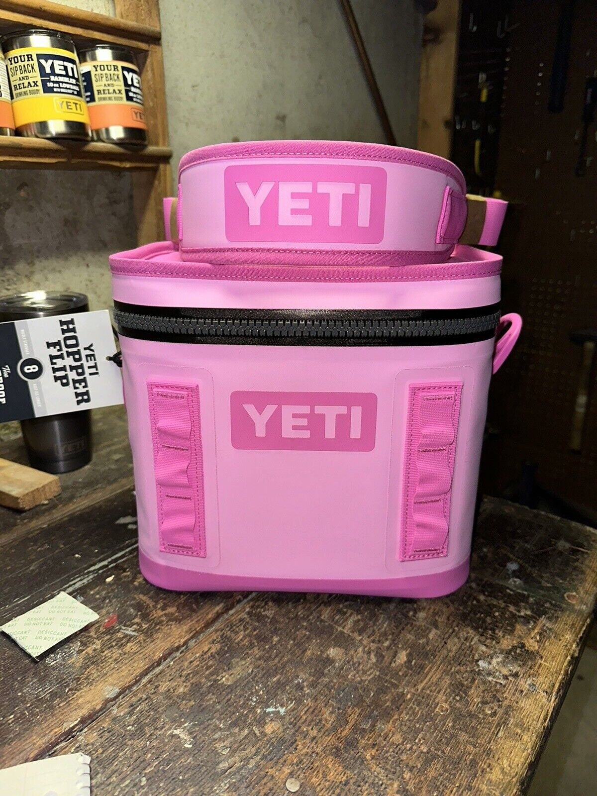 YETI Hopper Flip 8 Soft Cooler - Power Pink