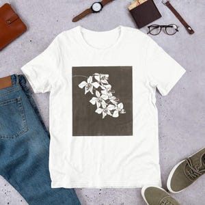 Vintage Orchidee Blumen T-Shirt - UNISEX T-Shirt, ästhetisches botanisches T-Shirt, Retro-Blumen-T-Shirt, künstlerisches Streetwear-Grafik-T-Shirt, geblümtes T-Shirt
