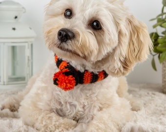 Handgemaakte oranje en zwart gehaakte Halloween-huisdierensjaal met pompom - op maat gemaakte gebreide dassen voor honden en katten - Halloween-hondcadeau