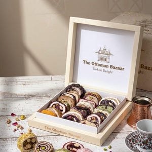 Luxury Turkish Delight Gift Box: Assorted Flavors from Istanbul