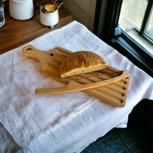 Bread-Serving Set: Solid Hardwood Bread Bow Knife & Cutting Board Duo