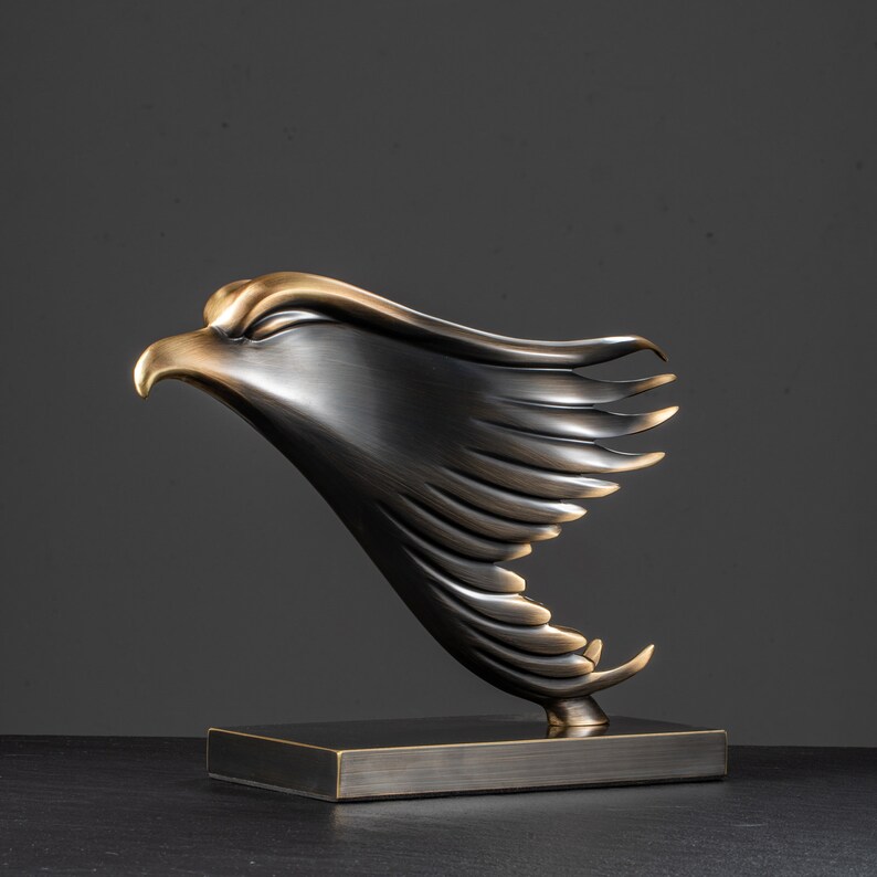 Vintage Bronze Eagle Sculpture Handicrafts Copper Eagle Statue Brass