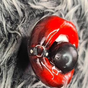 Lips popsockets - phone holder- popgrip - bloch - halloween - lips popsockets- lips cocker - badge reel - card holder - bloody lips
