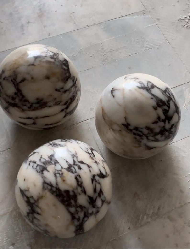 Calacatta Viola Marble Round Coffee Table, Natural Stone Modern Design image 3