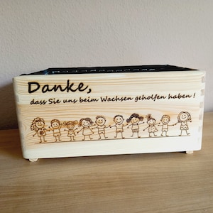 Geschenk Abschied Kindergarten, Grundschule, Lehrerin, Tagesmutter, Personalisierung, Gravur, Blumenkasten, Pflanzkiste, foliert, 30x14x20cm