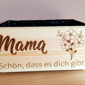 Pflanzkiste, Dekoration, Blumenkasten, foliert, Gravur Mama oder Name, personalisiert, Geschenkidee Muttertag, Geburtstag, Holz, 30x14x20cm Bild 2