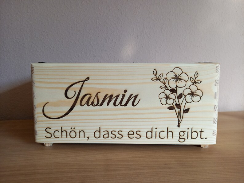 Pflanzkiste, Dekoration, Blumenkasten, foliert, Gravur Mama oder Name, personalisiert, Geschenkidee Muttertag, Geburtstag, Holz, 30x14x20cm Bild 10