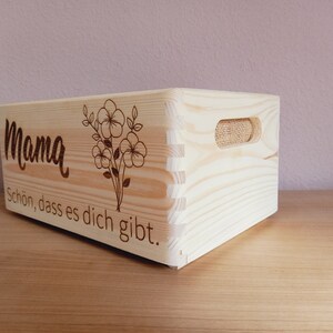 Pflanzkiste, Dekoration, Blumenkasten, foliert, Gravur Mama oder Name, personalisiert, Geschenkidee Muttertag, Geburtstag, Holz, 30x14x20cm Bild 9