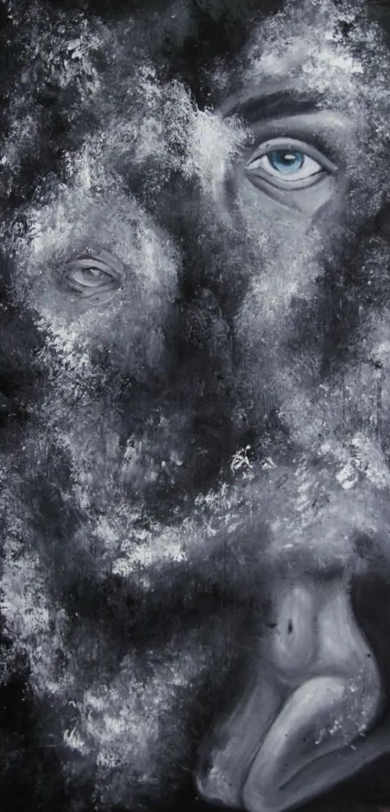 Puede incluir: Una pintura al &oacute;leo sobre lienzo con un fondo monocrom&aacute;tico oscuro y texturizado de pinceladas blancas y negras. Se aprecian dos ojos humanos, uno de ellos con un iris azul brillante, que emergen de las capas de pintura abstracta y nublada.