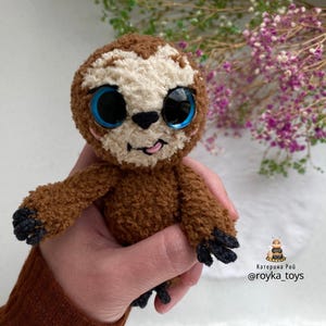 Mini Crochet Sloth Plush – Soft Brown Stuffed Animal, Kawaii Pocket Toy, Handmade Emotional Support Gift, Amigurumi Sloth