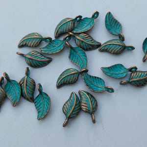 Blue Patina Copper Leaf Charms: 20 Tiny Zinc Alloy Pendants