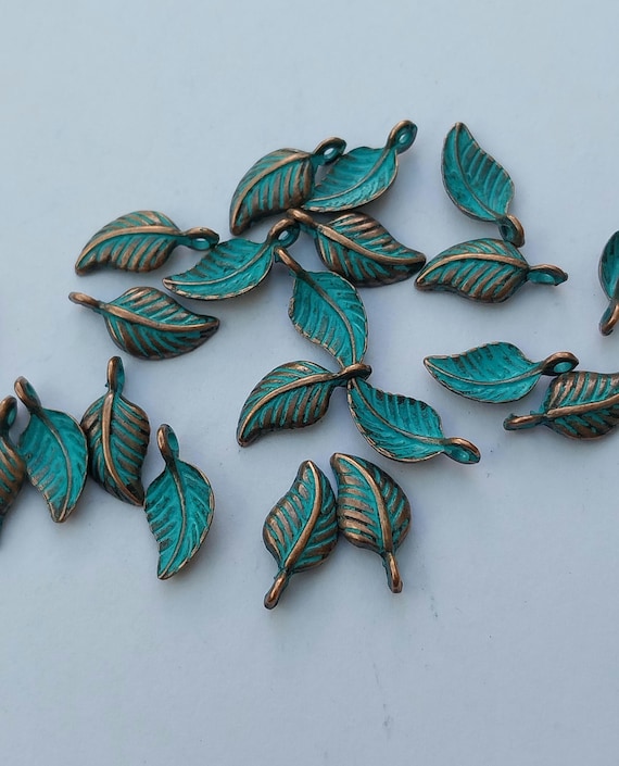 Blue Patina Copper Leaf Charms: 20 Tiny Zinc Alloy Pendants