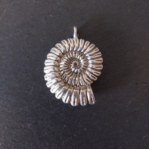 1 Nautilus shell pendant, Thailand sterling silver plated shell pendant, chunky spiral shell pendant